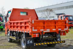 东风 福瑞卡W15 102马力 4X2 3.05米自卸车(红色)