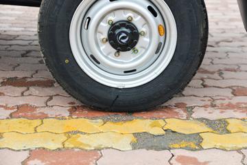 ����;�� T3 1.3L 91���� 2.21��˫������С��(��̥)(���յ�)(EQ1036D60Q4A)ͼƬ