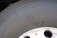 青岛解放 鹰途 商务舱 600马力 6X4 LNG自动档牵引车(一汽解放12档)(CA4257P35K18T1NE6A80)
