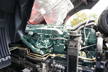 �ൺ��� JH6�ؿ� ����� 600���� 6X4 LNG�Զ���ǣ����(Һ��)(CA4250P25K2T1NE6A81)ͼƬ