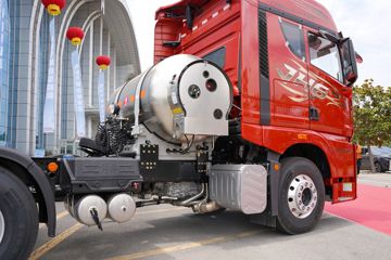 �ൺ��� JH6�ؿ� ����� 600���� 6X4 LNG�Զ���ǣ����(Һ��)(CA4250P25K2T1NE6A81)ͼƬ