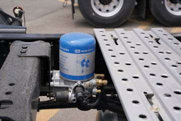 �ൺ��� JH6�ؿ� ����� 600���� 6X4 LNG�Զ���ǣ����(Һ��)(CA4250P25K2T1NE6A81)ͼƬ