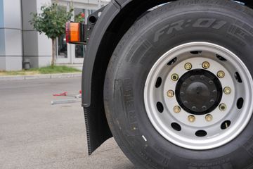 �ൺ��� JH6�ؿ� ����� 600���� 6X4 LNG�Զ���ǣ����(Һ��)(CA4250P25K2T1NE6A81)ͼƬ