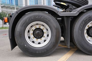 �ൺ��� JH6�ؿ� ����� 600���� 6X4 LNG�Զ���ǣ����(Һ��)(CA4250P25K2T1NE6A81)ͼƬ