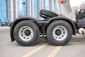 �ൺ��� JH6�ؿ� ����� 600���� 6X4 LNG�Զ���ǣ����(Һ��)(CA4250P25K2T1NE6A81)ͼƬ