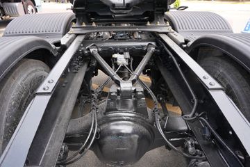 �ൺ��� JH6�ؿ� ����� 600���� 6X4 LNG�Զ���ǣ����(Һ��)(CA4250P25K2T1NE6A81)ͼƬ