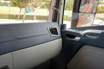 �ൺ��� JH6�ؿ� ����� 600���� 6X4 LNG�Զ���ǣ����(Һ��)(CA4250P25K2T1NE6A81)ͼƬ