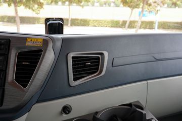 �ൺ��� JH6�ؿ� ����� 600���� 6X4 LNG�Զ���ǣ����(Һ��)(CA4250P25K2T1NE6A81)ͼƬ