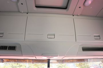 �ൺ��� JH6�ؿ� ����� 600���� 6X4 LNG�Զ���ǣ����(Һ��)(CA4250P25K2T1NE6A81)ͼƬ