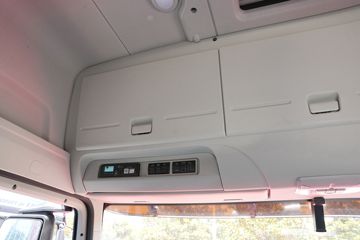 �ൺ��� JH6�ؿ� ����� 600���� 6X4 LNG�Զ���ǣ����(Һ��)(CA4250P25K2T1NE6A81)ͼƬ