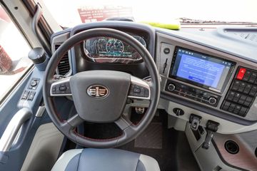 �ൺ��� JH6�ؿ� ����� 600���� 6X4 LNG�Զ���ǣ����(Һ��)(CA4250P25K2T1NE6A81)ͼƬ