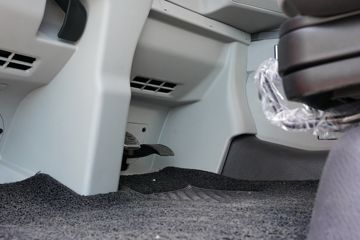 �ൺ��� JH6�ؿ� ����� 600���� 6X4 LNG�Զ���ǣ����(Һ��)(CA4250P25K2T1NE6A81)ͼƬ