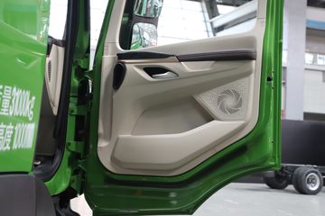 �������� ����HK 460���� 8X4 5.8����ж��(LZ3311H7FC1)ͼƬ