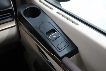 �������� ����HK 460���� 8X4 5.8����ж��(LZ3311H7FC1)ͼƬ