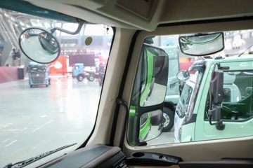 �������� ����HK 460���� 8X4 5.8����ж��(LZ3311H7FC1)ͼƬ