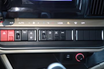 �������� ����HK 460���� 8X4 5.8����ж��(LZ3311H7FC1)ͼƬ