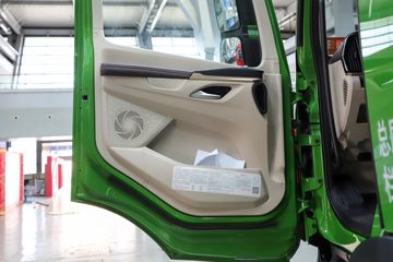 �������� ����HK 460���� 8X4 5.8����ж��(LZ3311H7FC1)ͼƬ