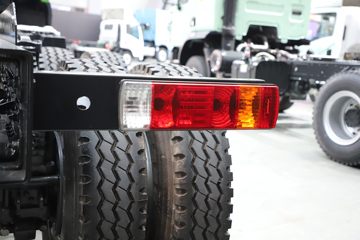 �������� ����HK 460���� 8X4 5.8����ж��(LZ3311H7FC1)ͼƬ