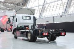 东风柳汽 乘龙L2V 翼威 4.5T 4.165米单排燃料电池厢式轻卡21.024kWh