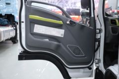 东风柳汽 乘龙L2V 翼威 4.5T 4.165米单排燃料电池厢式轻卡21.024kWh