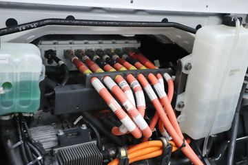 �������� ����L2V ���� 4.5T 4.165�׵���ȼ�ϵ����ʽ�Ῠ21.024kWhͼƬ