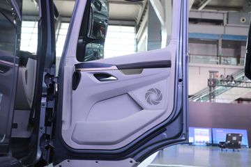 �������� ����HK 680���� 6X4 AMT�Զ���ǣ����ͼƬ