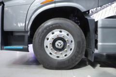 东风柳汽 乘龙HK 680马力 6X4 AMT自动档牵引车