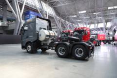东风柳汽 乘龙HK 580马力 6X4 LNG自动档牵引车(液缓)(LZ4250H7DM1)