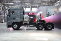 东风柳汽 乘龙HK 580马力 6X4 LNG自动档牵引车(液缓)(LZ4250H7DM1)