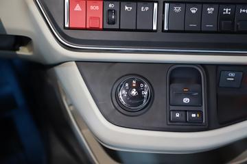 �������� ����HK 580���� 6X4 LNG�Զ���ǣ����(Һ��)ͼƬ