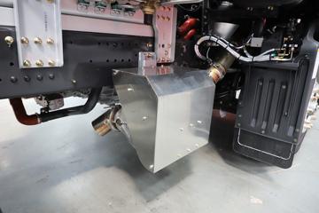 �������� ����HK 580���� 6X4 LNG�Զ���ǣ����(Һ��)ͼƬ