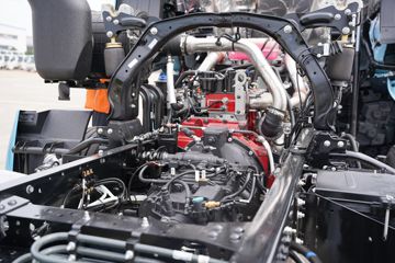 ���� ��ҫX5 240���� 4X2 9.6����ʽ�ػ���ͼƬ