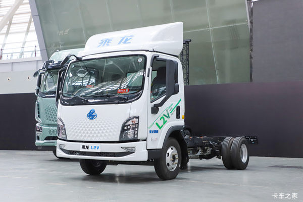 东风柳汽 乘龙L2 4X2 气刹 4.2米单排纯电动栏板轻卡 宁德时代100.46kWh