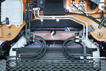 �������� ����H7�ؿ� ½���� 700���� 6X4 AMT�Զ���ǣ����(Һ��)ͼƬ