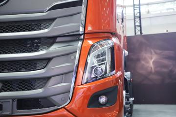 �������� ����H7�ؿ� ½���� 700���� 6X4 AMT�Զ���ǣ����(Һ��)ͼƬ