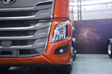 �������� ����H7�ؿ� ½���� 700���� 6X4 AMT�Զ���ǣ����(Һ��)ͼƬ