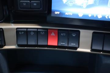 �������� ����H7�ؿ� ½���� 700���� 6X4 AMT�Զ���ǣ����(Һ��)ͼƬ