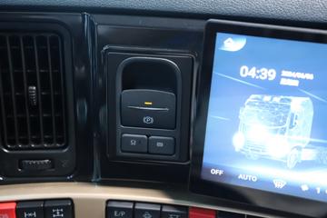 �������� ����H7�ؿ� ½���� 700���� 6X4 AMT�Զ���ǣ����(Һ��)ͼƬ