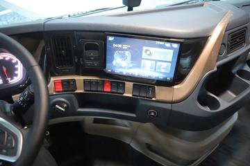 �������� ����H7�ؿ� ½���� 700���� 6X4 AMT�Զ���ǣ����(Һ��)ͼƬ