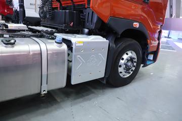 �������� ����H7�ؿ� ½���� 700���� 6X4 AMT�Զ���ǣ����(Һ��)ͼƬ