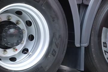 �������� ����H7�ؿ� ½���� 700���� 6X4 AMT�Զ���ǣ����(Һ��)ͼƬ