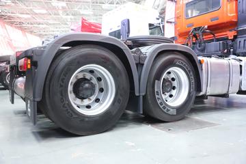 �������� ����H7�ؿ� ½���� 700���� 6X4 AMT�Զ���ǣ����(Һ��)ͼƬ