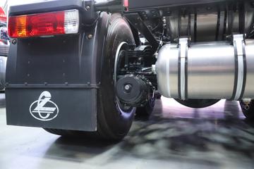 �������� ����H7�ؿ� ½���� 700���� 6X4 AMT�Զ���ǣ����(Һ��)ͼƬ