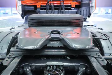 �������� ����H7�ؿ� ½���� 700���� 6X4 AMT�Զ���ǣ����(Һ��)ͼƬ