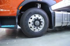 东风柳汽 乘龙H7重卡 陆航版 700马力 6X4 AMT自动档牵引车(液缓)