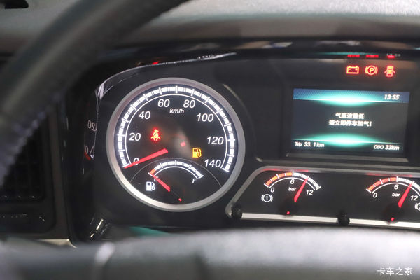 ����H5 270���� 4X2 6.8�ײ�դʽ�ػ������ȴ����У�