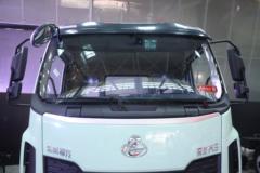 东风柳汽 新乘龙M3 200马力 4X2 4.5米自卸车