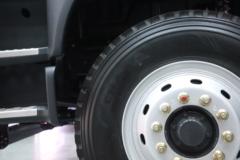 东风柳汽 新乘龙M3 200马力 4X2 4.5米自卸车