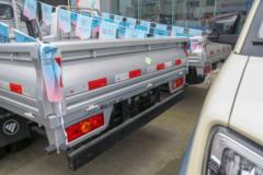 福田 祥菱V3 1.5L 143马力 CNG 3.02米双排栏板微卡(BJ1030V4AC8-43)