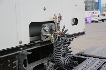 ��������˹ ���� 500���� 6X4 CNGǣ����(SX4259XD4TQ1)ͼƬ